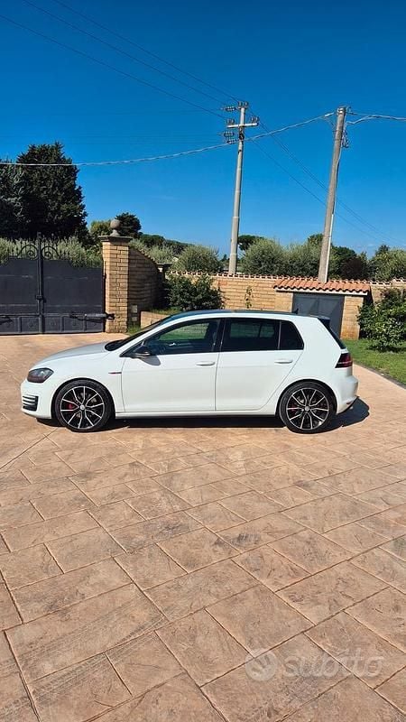 Usata VW Golf VII GTI 220 CV (161 kW) 2014 Bianco Berlina