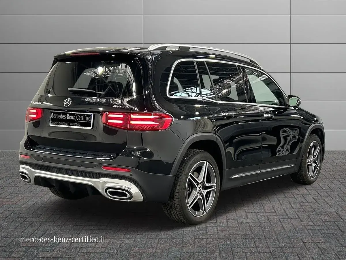 Usata Mercedes GLB200 AMG Line Premium 150 CV (110 kW) 2025 Nero metallizzato SUV
