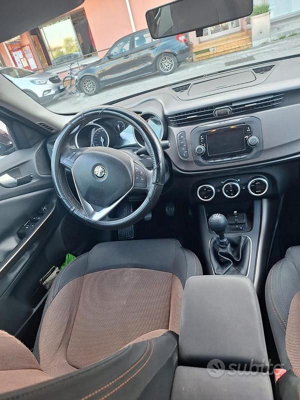 Usata Alfa Romeo Giulietta 109 CV (80 kW) 2014 Nero Utilitaria