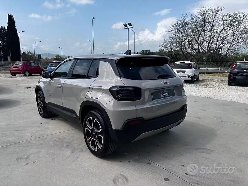 Usata Jeep Avenger Summit 101 CV (74 kW) 2025 Beige SUV