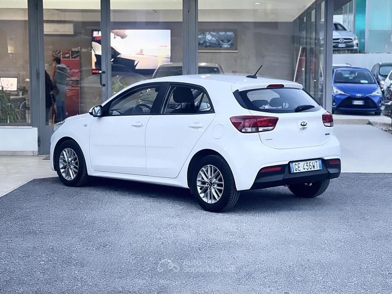 Usata Kia Rio GT-Line 101 CV (74 kW) 2021 Bianco Berlina