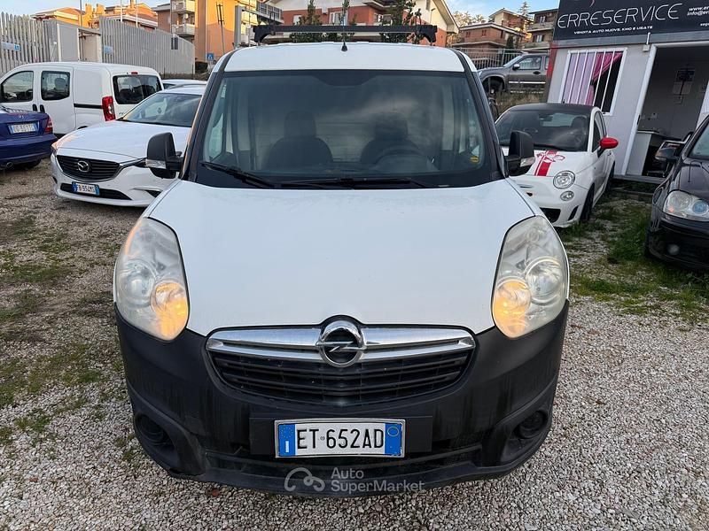 Usata Opel Combo 120 CV (88 kW) 2013 Monovolume