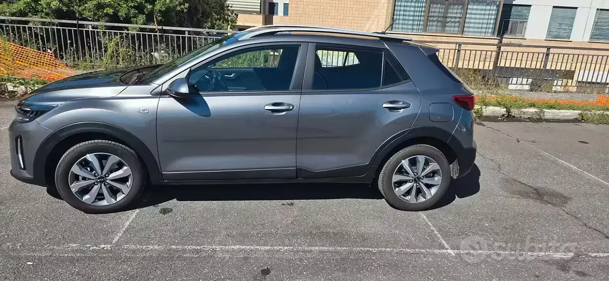 Usata Kia Stonic 84 CV (61 kW) 2025 Grigio SUV