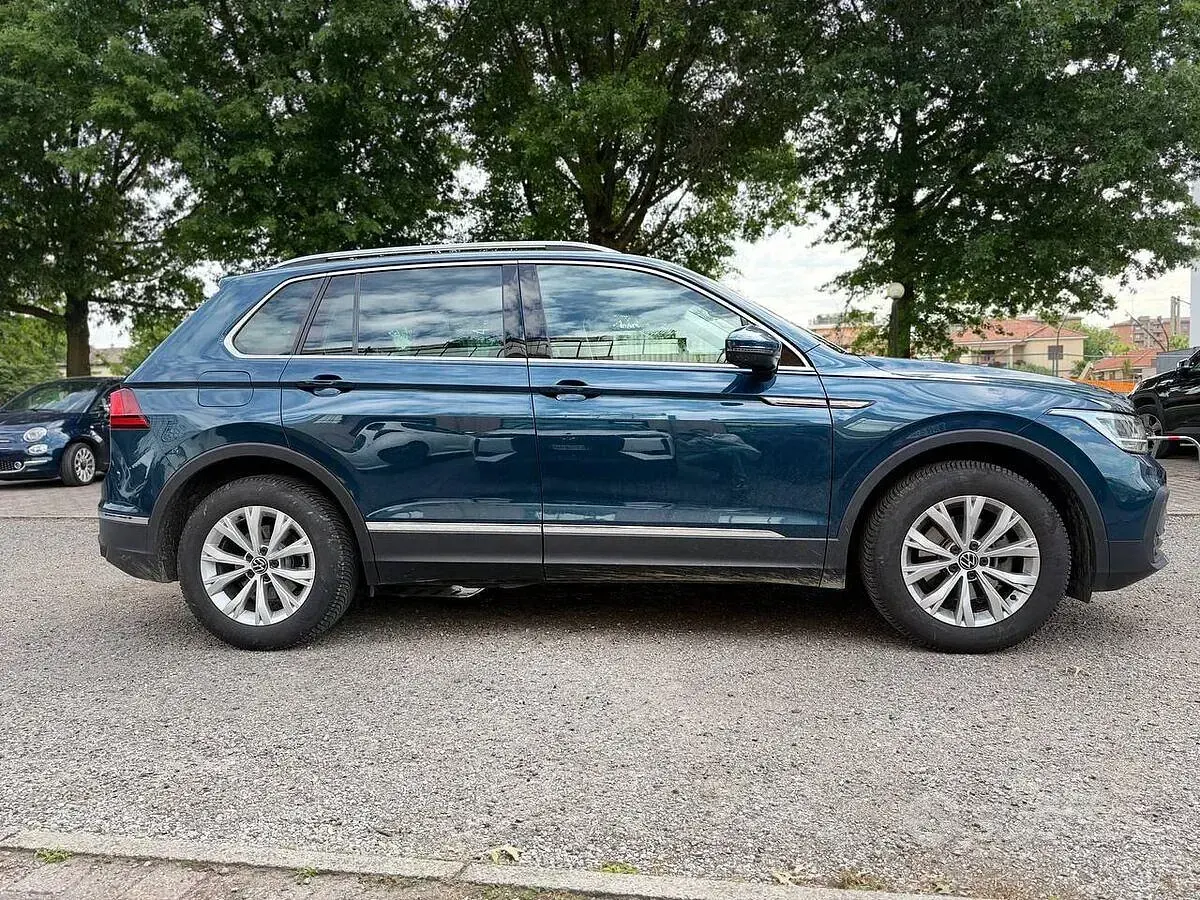 Usata VW Tiguan Life 131 CV (96 kW) 2021 Verde SUV