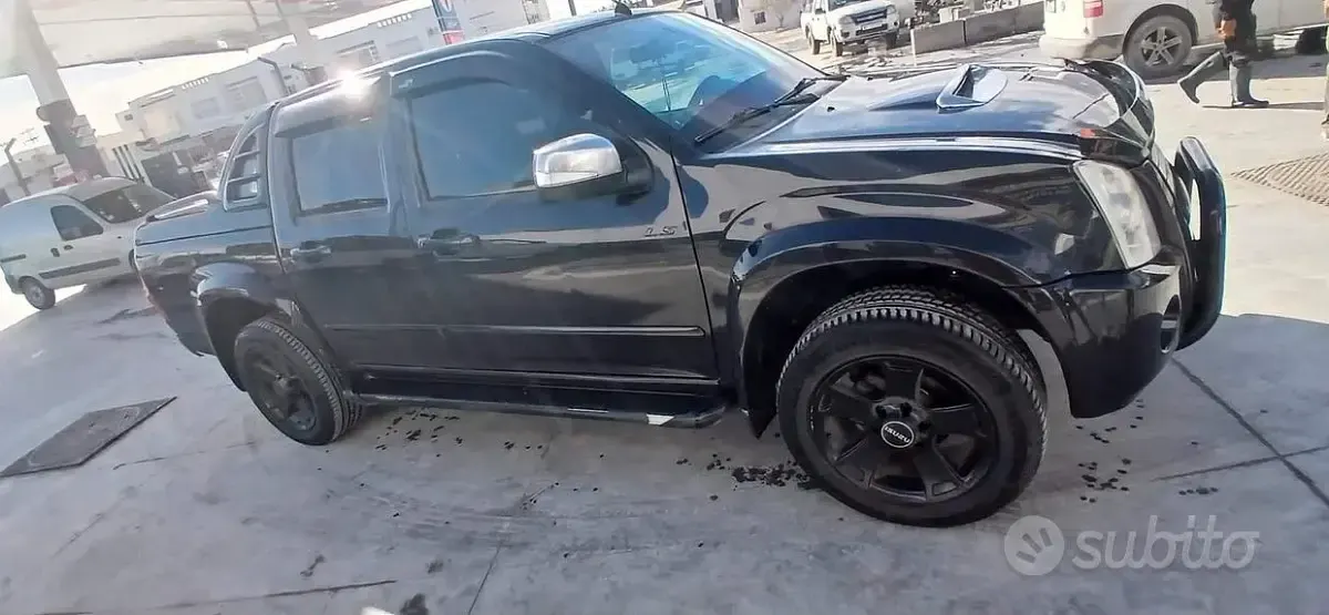 Usata Isuzu D-Max 163 CV (119 kW) 2011 Nero Pick-up
