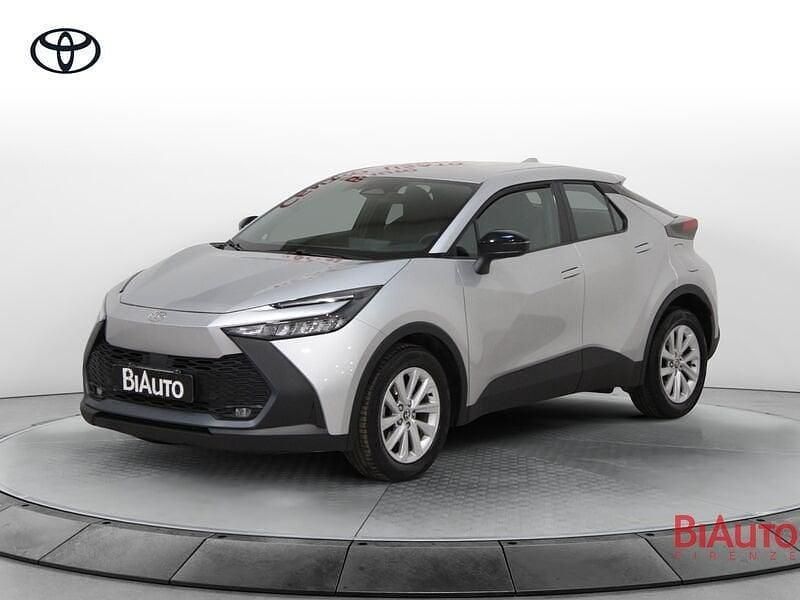 Usata Toyota C-HR Active 140 CV (102 kW) 2024 Argento SUV