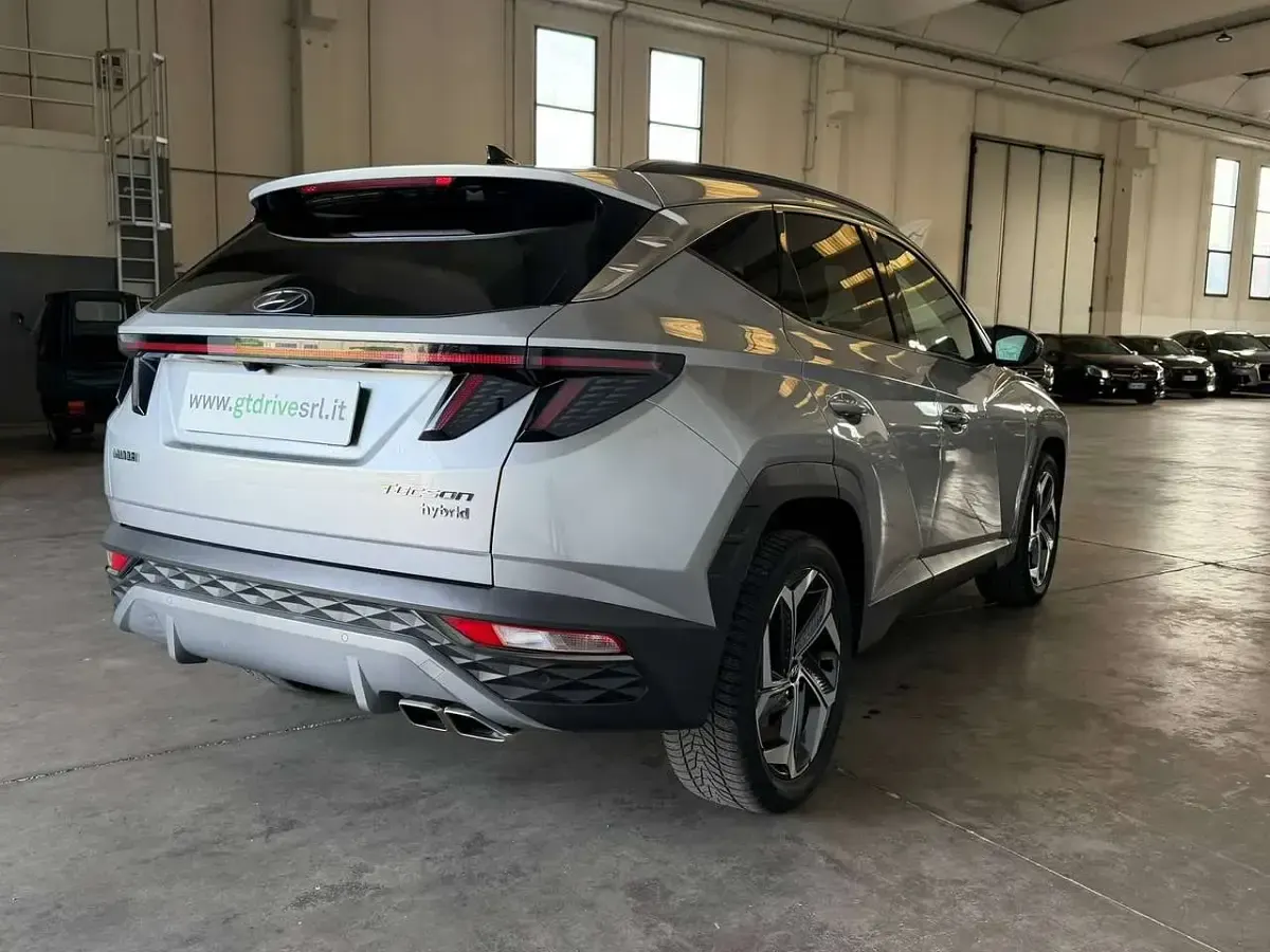 Usata Hyundai Tucson 179 CV (131 kW) 2023 Argento metallizzato SUV