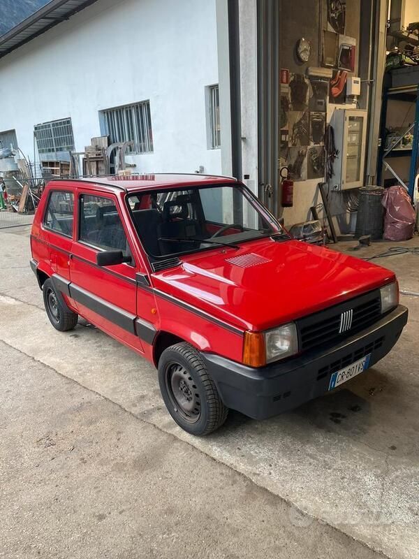 Rosso Usata 2004 Fiat Panda Due volumi | 3200 € (Buon prezzo) - Immagine 1/4