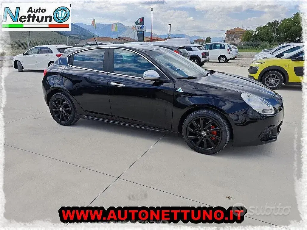 Usata Alfa Romeo Giulietta Quadrifoglio 105 CV (77 kW) 2012 Nero Utilitaria