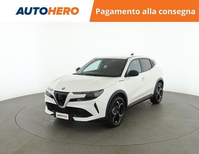 Bianco Nuova 2025 Alfa Romeo Junior Edizione Speciale SUV | 30.799 € (Cara) - Immagine 1/4