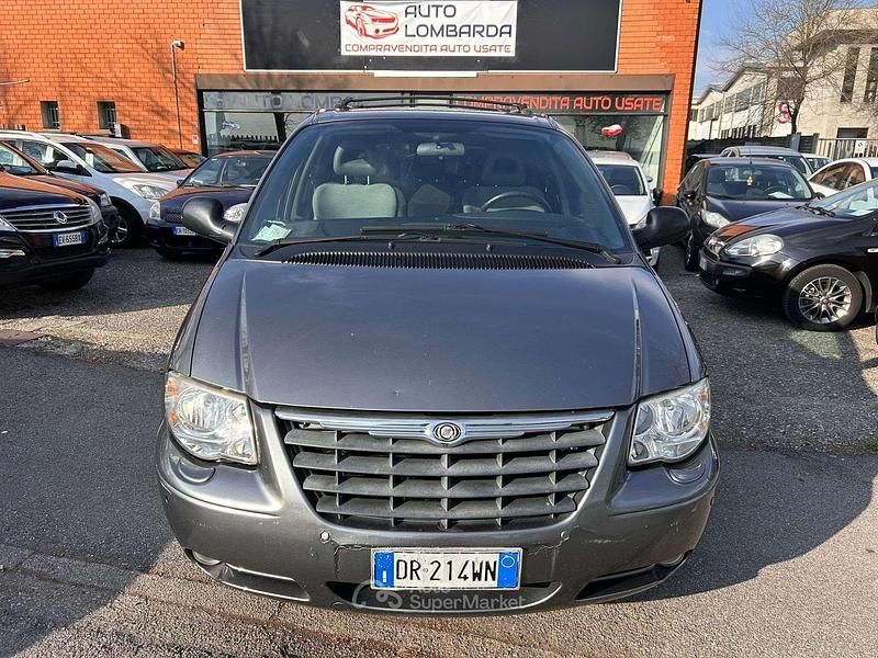 Usata Chrysler Grand Voyager 150 CV (110 kW) 2008 Gray Monovolume