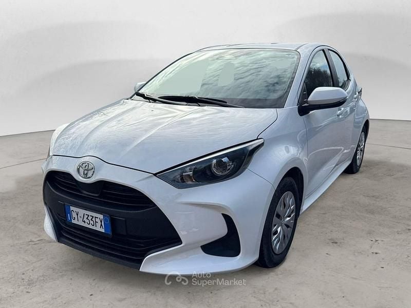 Usata Toyota Yaris Hybrid Active 92 CV (67 kW) 2025 Bianco Utilitaria