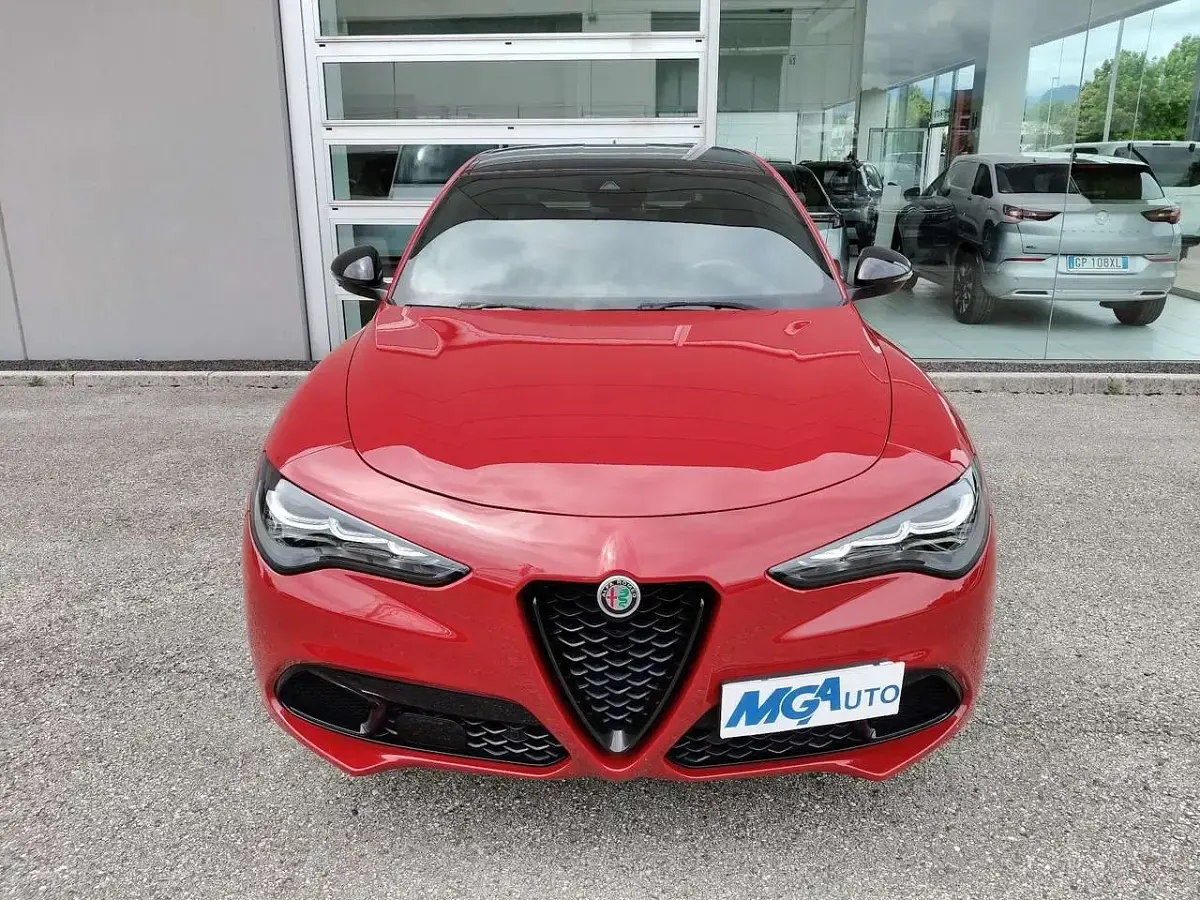 Usata Alfa Romeo Stelvio 209 CV (153 kW) 2024 Rosso SUV
