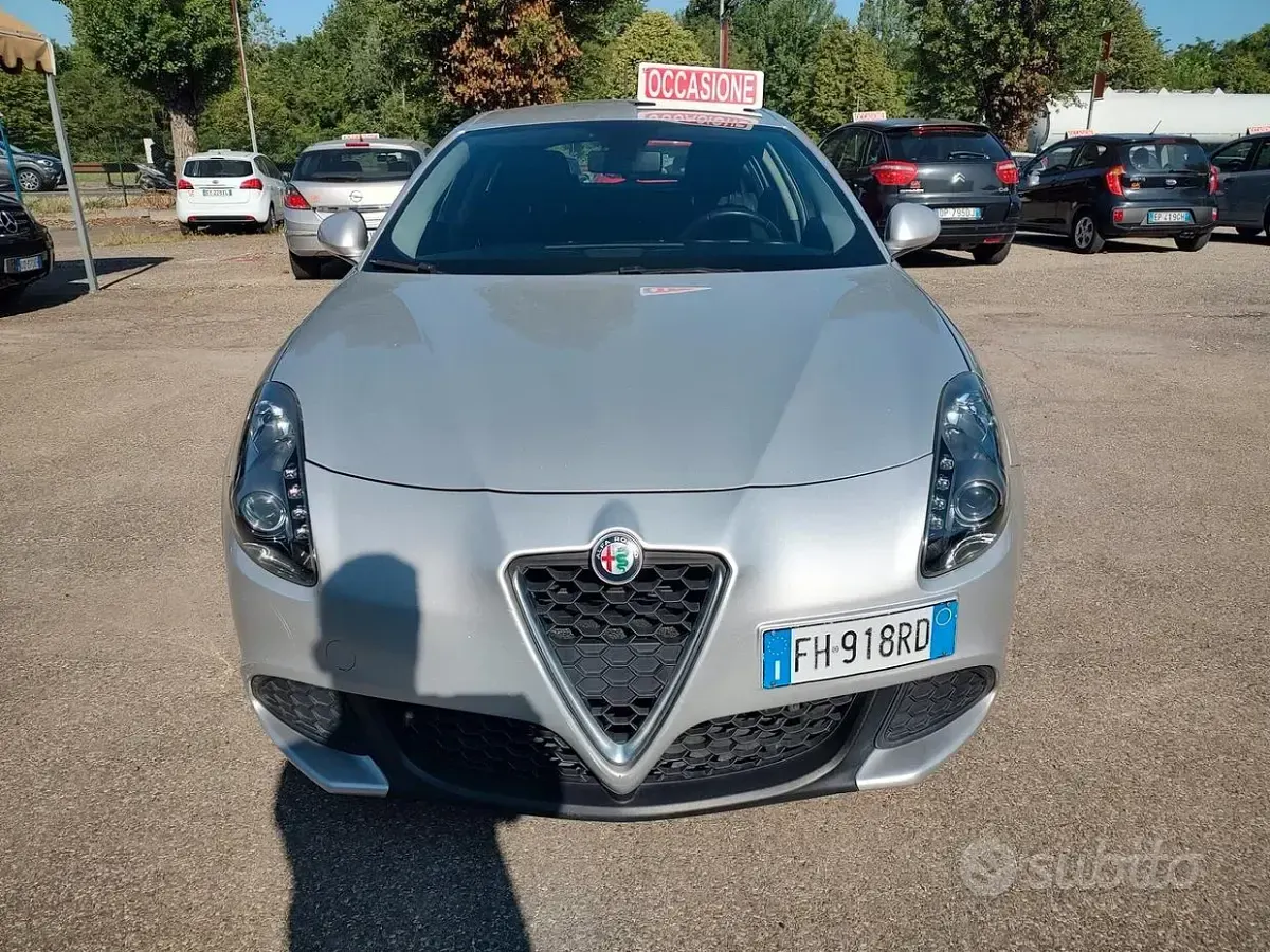 Usata Alfa Romeo Giulietta Super 120 CV (88 kW) 2017 Grigio Utilitaria