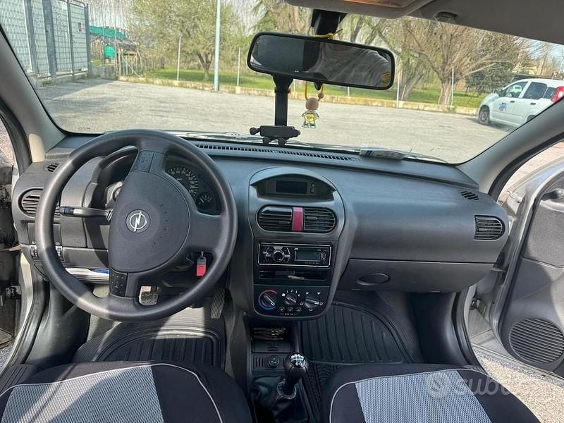Occasion Opel Corsa 75 ch (55 kW) 2002 Gris Citadine