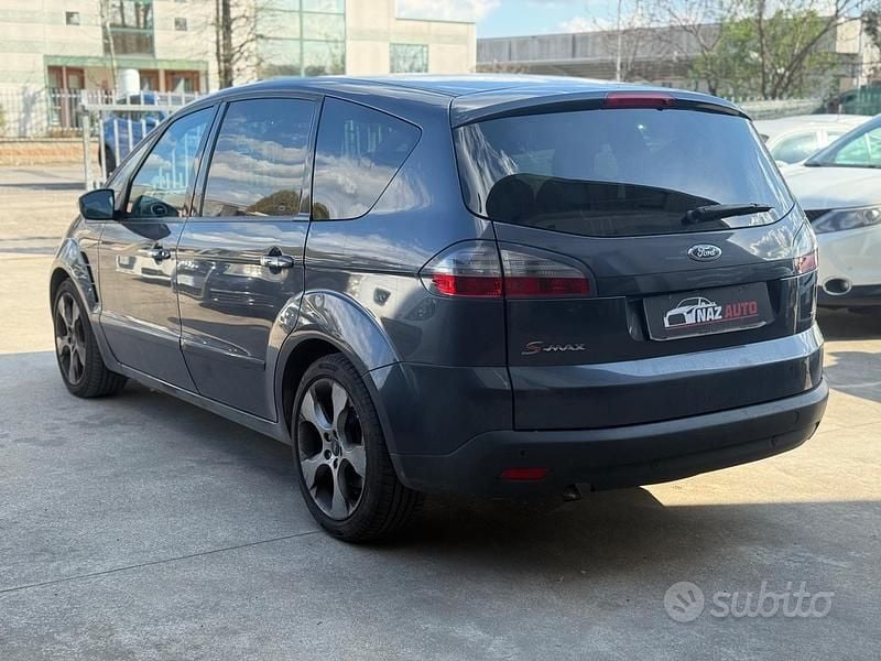 Usata Ford S-MAX Titanium 140 CV (102 kW) 2009 Other Monovolume
