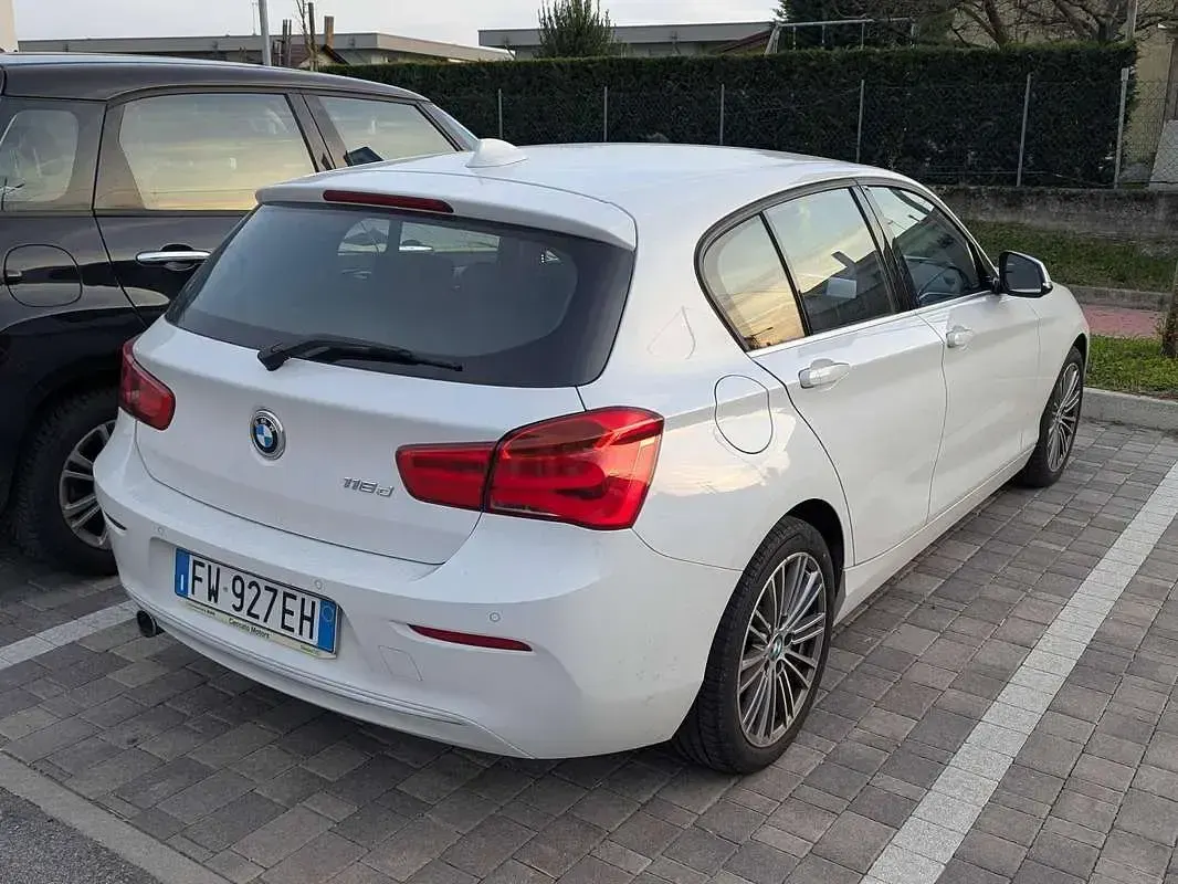 Usata BMW 118 Efficient Dynamics 150 CV (110 kW) 2019 Bianco Utilitaria