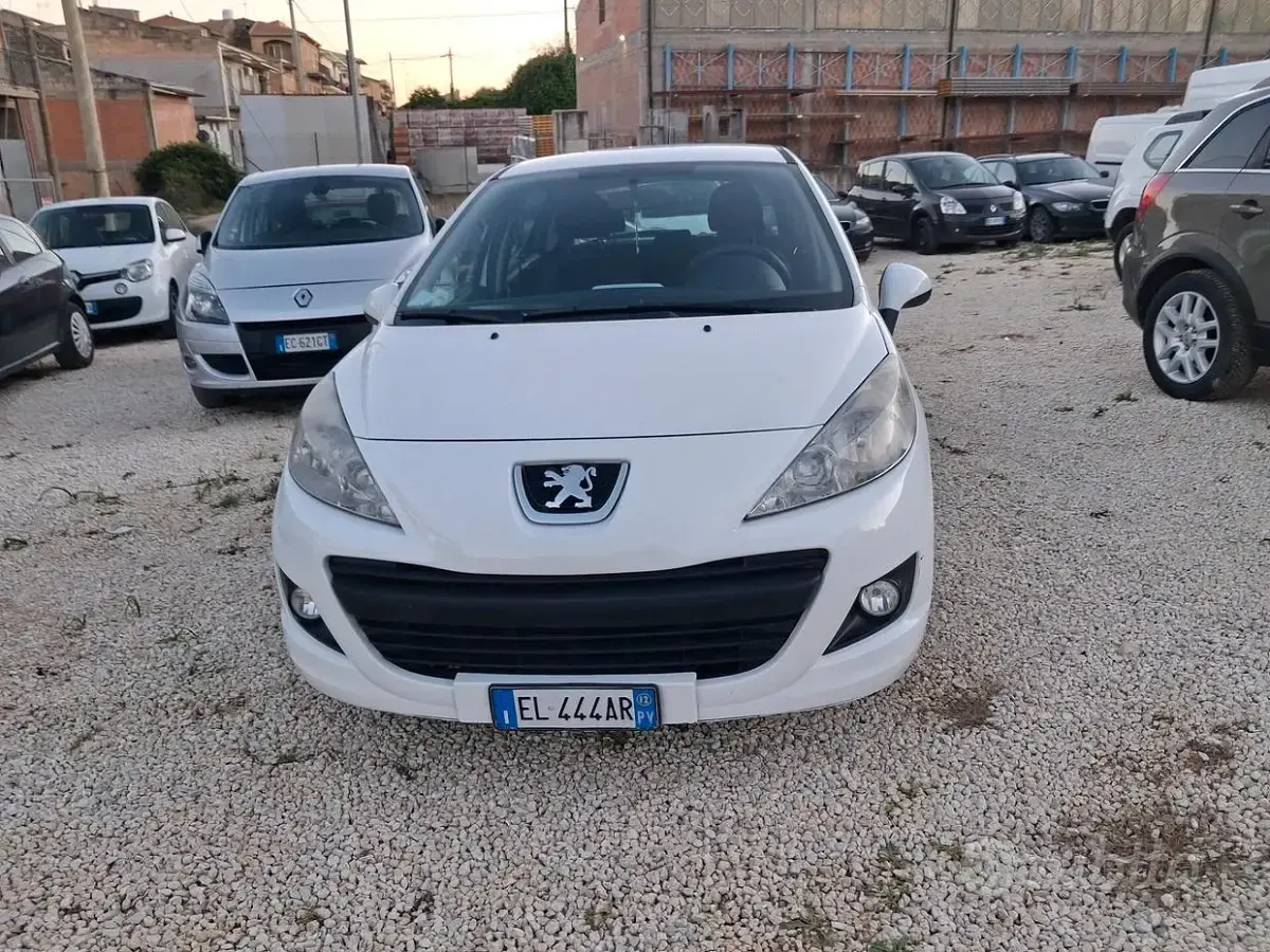 Usata Peugeot 207 Allure 92 CV (67 kW) 2012 Bianco Berlina
