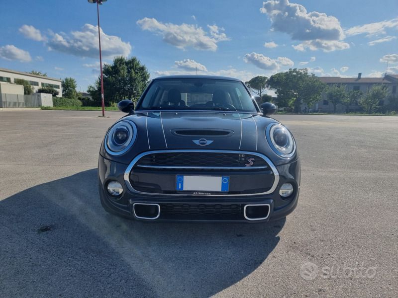 Usata Mini Cooper SD Hype 170 CV (125 kW) 2016 Grigio Utilitaria