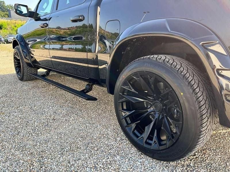 Nuova RAM 1500 396 CV (291 kW) 2025 Nero Pick-up