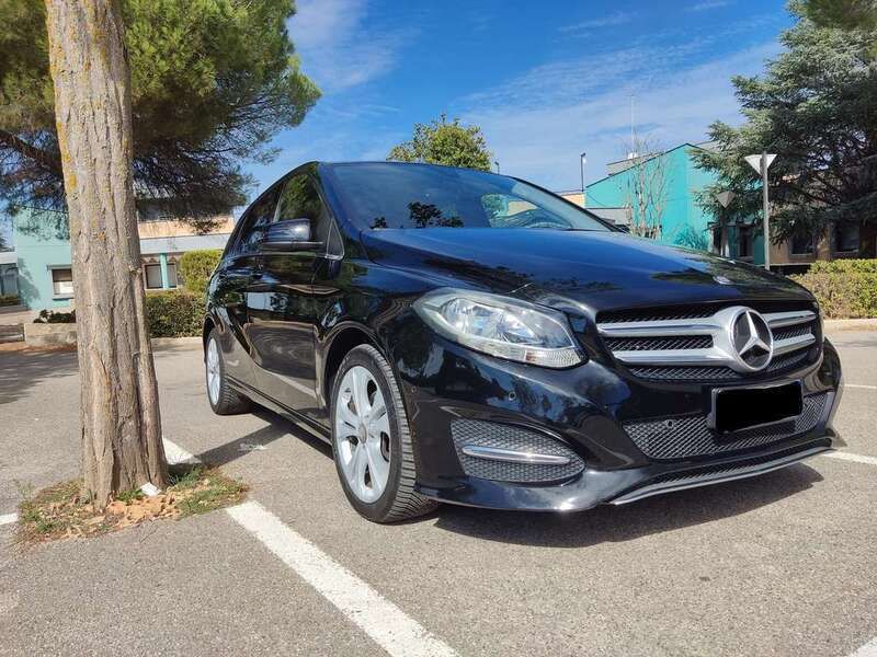 Usata Mercedes B200 Premium 136 CV (100 kW) 2015 Nero Utilitaria