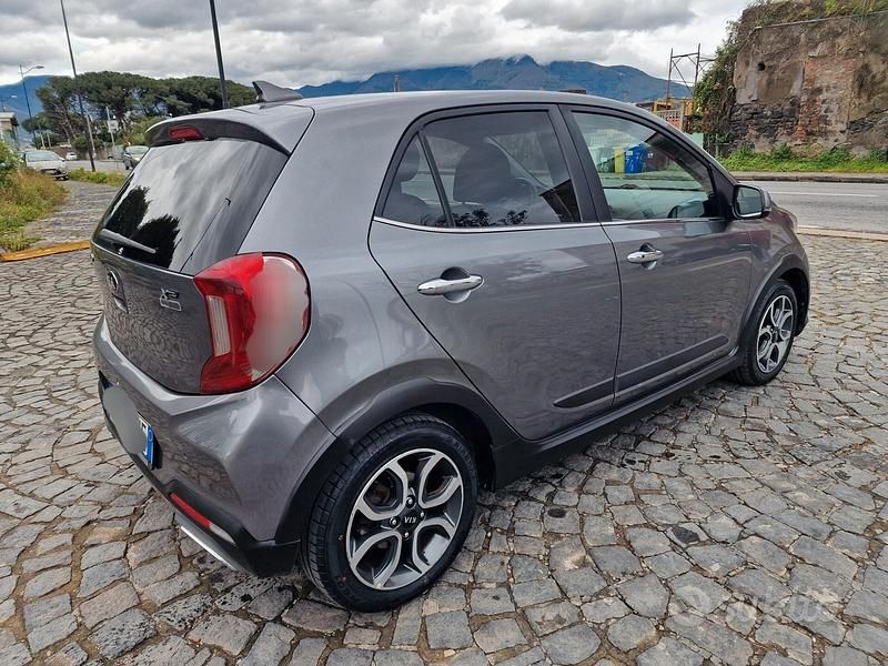 Usata Kia Picanto X-Line 65 CV (47 kW) 2021 Grigio Utilitaria