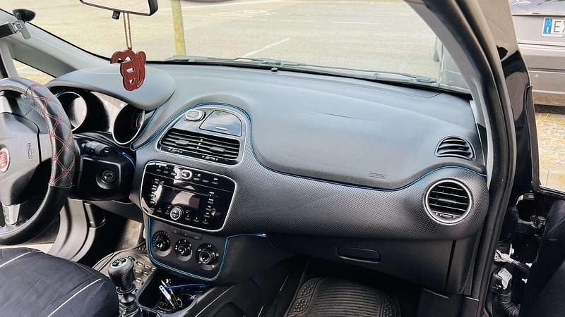 Usata Fiat Punto 73 CV (53 kW) 2011 Utilitaria