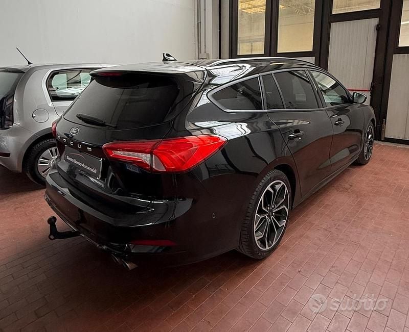 Usata Ford Focus ST 150 CV (110 kW) 2020 Nero Station wagon