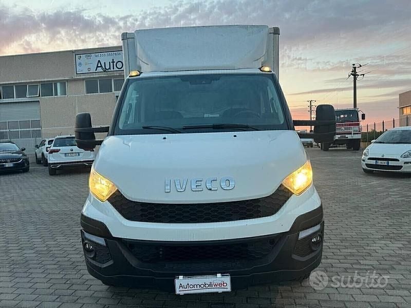 Usata Iveco Daily 169 CV (124 kW) 2016 Bianco Berlina
