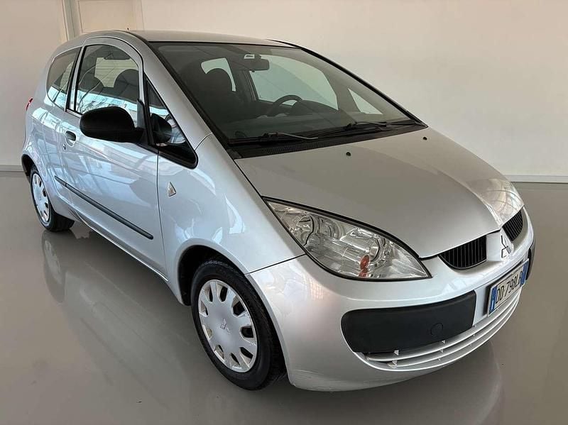 Usata Mitsubishi Colt 75 CV (55 kW) 2006 Argento Berlina