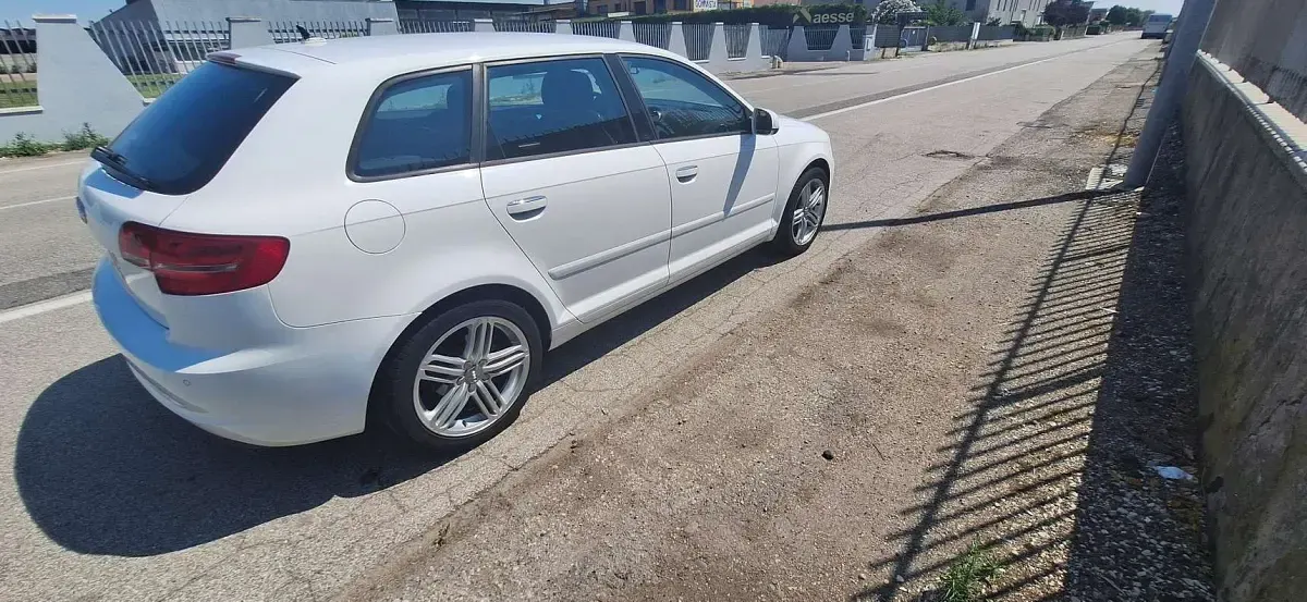 Usata Audi A3 S-Line 105 CV (77 kW) 2012 Bianco Utilitaria