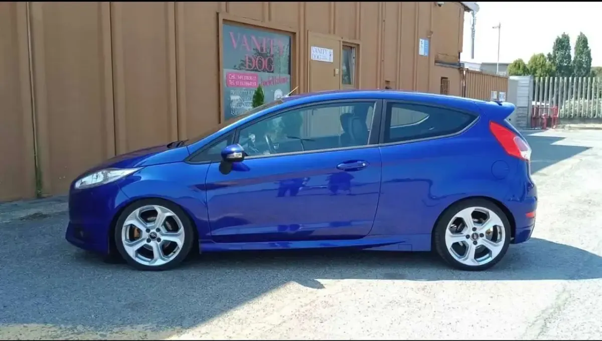 Usata Ford Fiesta ST 182 CV (133 kW) 2014 Blu/azzurro Utilitaria