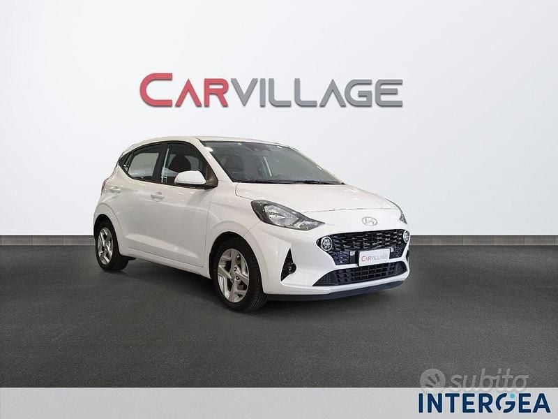 Usata Hyundai i10 67 CV (49 kW) 2022 Bianco Utilitaria