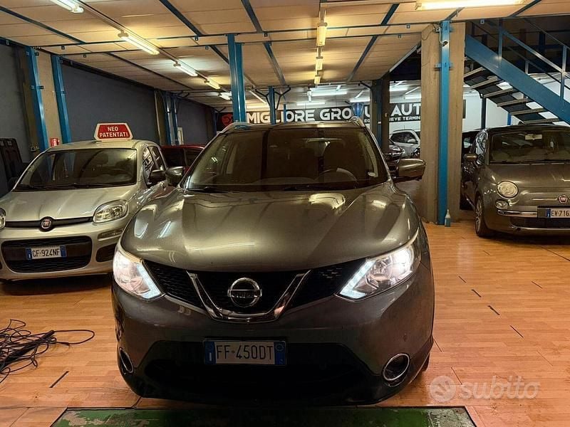Usata Nissan Qashqai Tekna 110 CV (80 kW) 2016 Grigio SUV