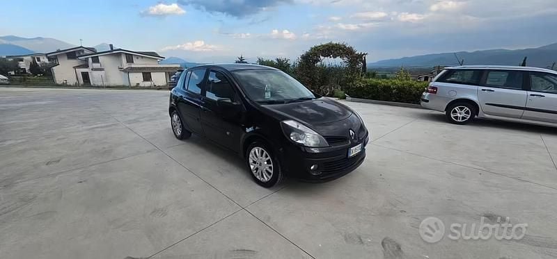 Usata Renault Clio II Dynamique 85 CV (62 kW) 2007 Nero Berlina