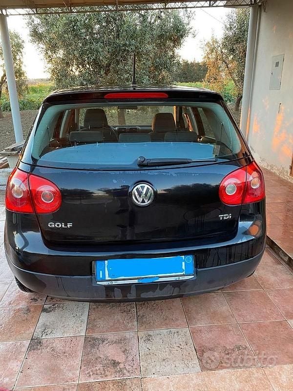 Begagnad VW Golf V 105 HK (77 kW) 2007 Svart Sedan