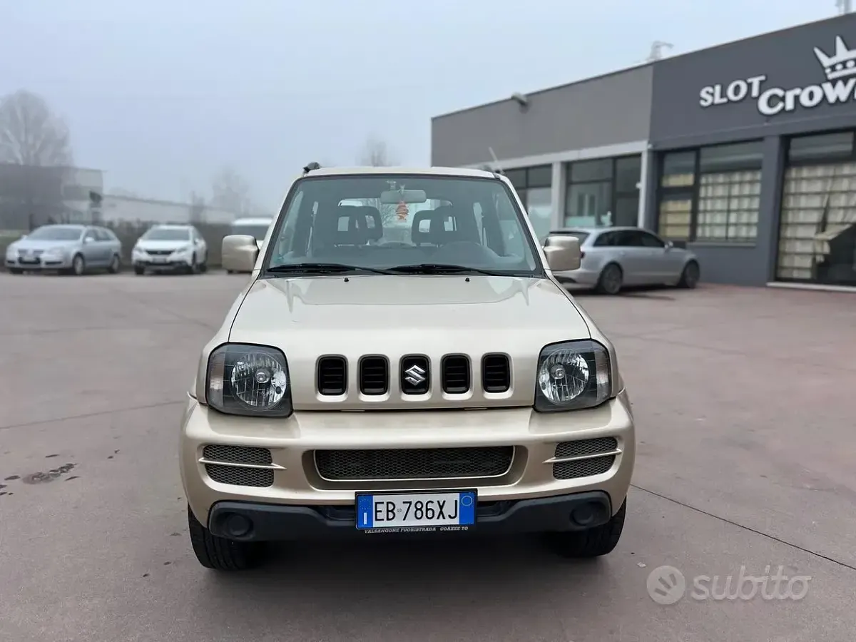 Usata Suzuki Jimny 85 CV (62 kW) 2010 Giallo SUV