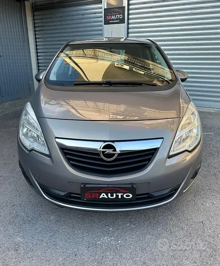Usata Opel Meriva 101 CV (74 kW) 2011 Giallo Monovolume