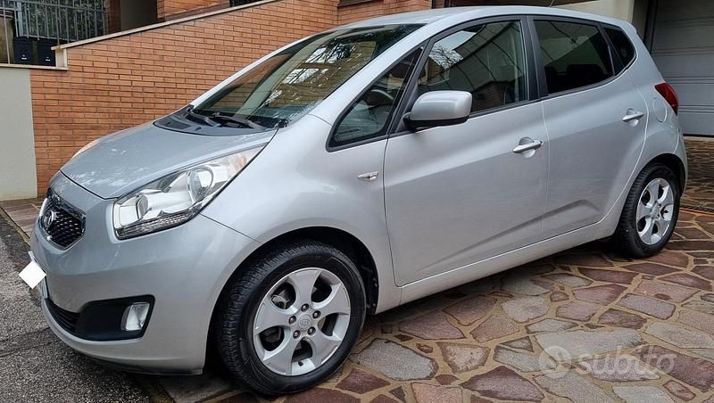 Usata Kia Venga Active 90 CV (66 kW) 2012 Grigio Utilitaria