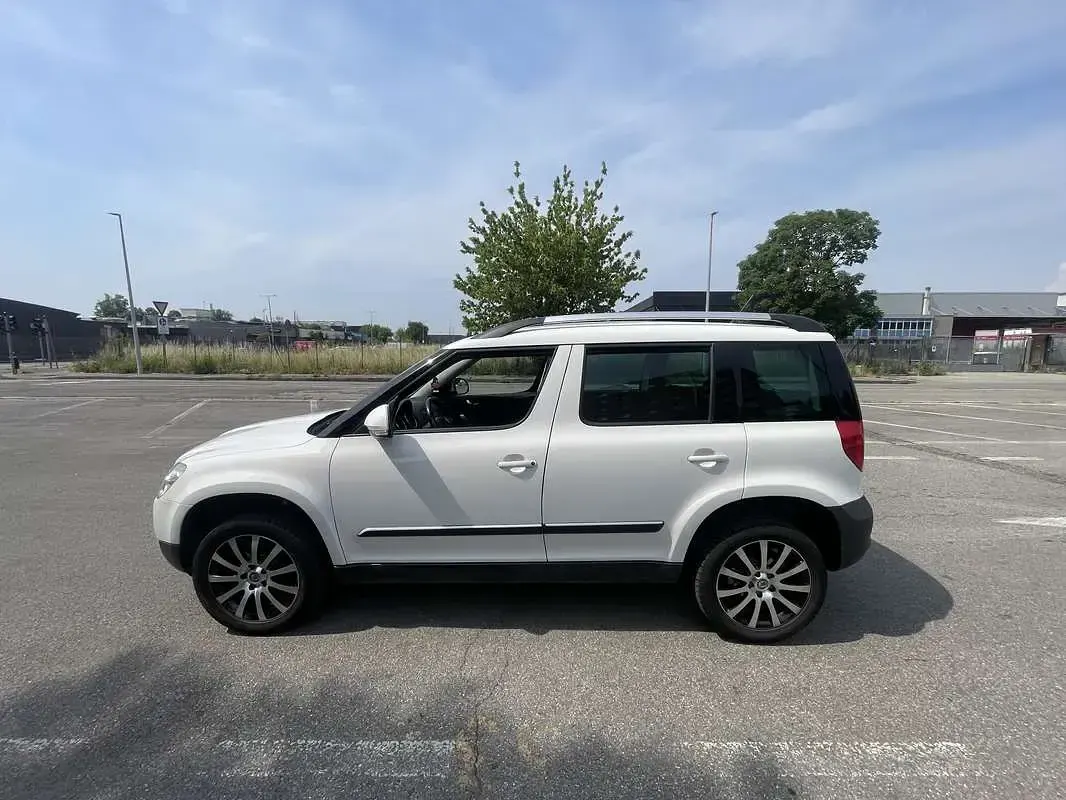 Usata Skoda Yeti Adventure 105 CV (77 kW) 2012 Bianco SUV