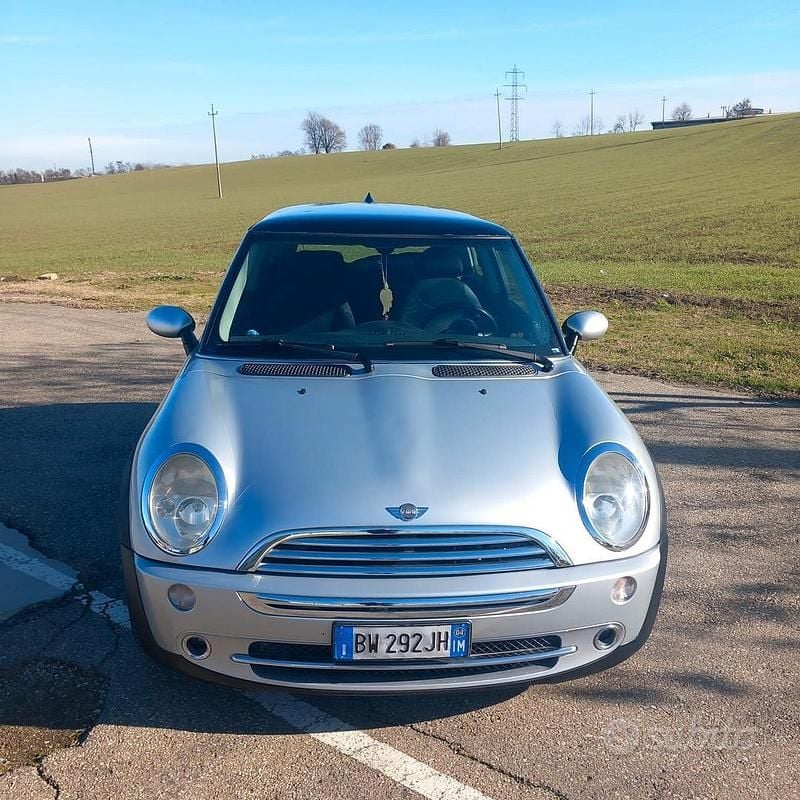 Begagnad Mini One D 75 HK (55 kW) 2004 Grå Halvkombi
