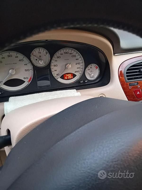 Usata Peugeot 607 204 CV (150 kW) 2006 Nero Berlina