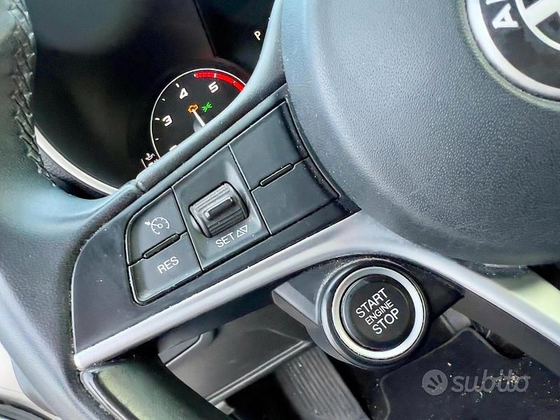 Usata Alfa Romeo Giulia Super 136 CV (100 kW) 2019 Berlina