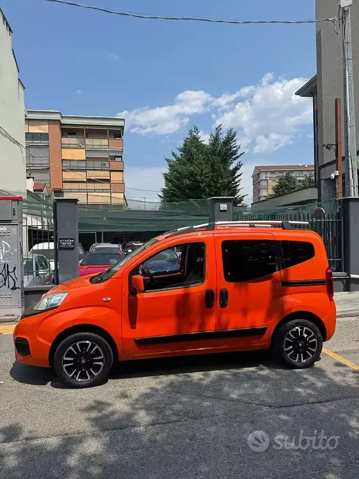 Usata Fiat Qubo Lounge 77 CV (56 kW) 2017 Arancione Monovolume