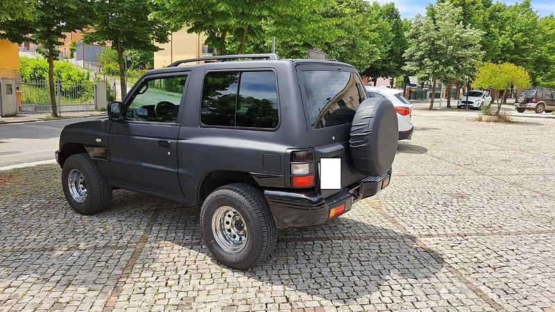 Usata Mitsubishi Pajero 100 CV (73 kW) 1998 Nero SUV