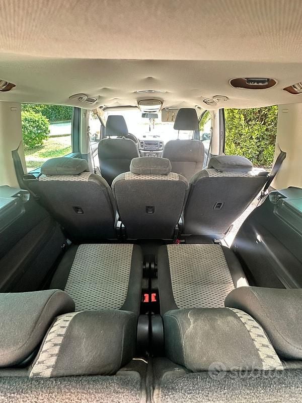 Usata VW Sharan United 140 CV (102 kW) 2010 Grigio Monovolume