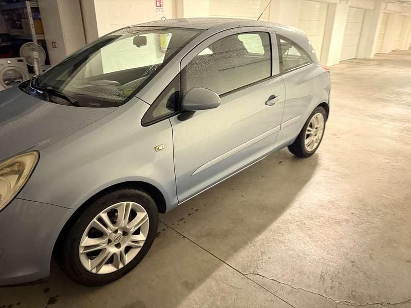 Usata Opel Corsa Enjoy 75 CV (55 kW) 2007 Blu/azzurro Berlina