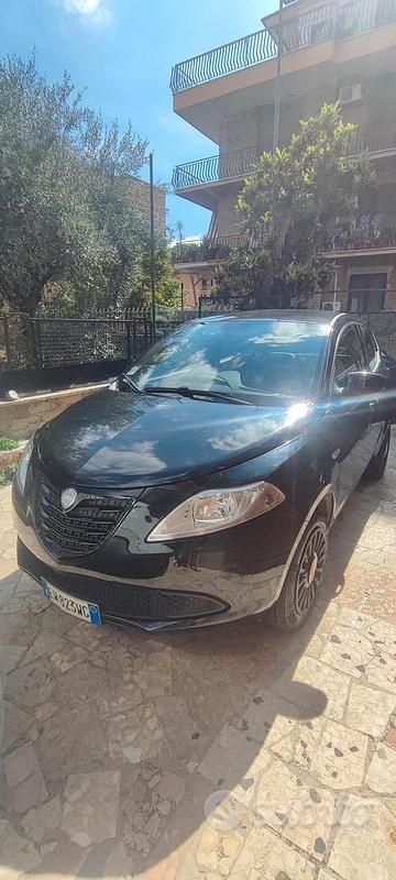 Usata Lancia Ypsilon 84 CV (61 kW) 2014 Nero Utilitaria
