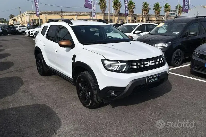 Usata Dacia Duster Journey 101 CV (74 kW) 2024 Bianco SUV