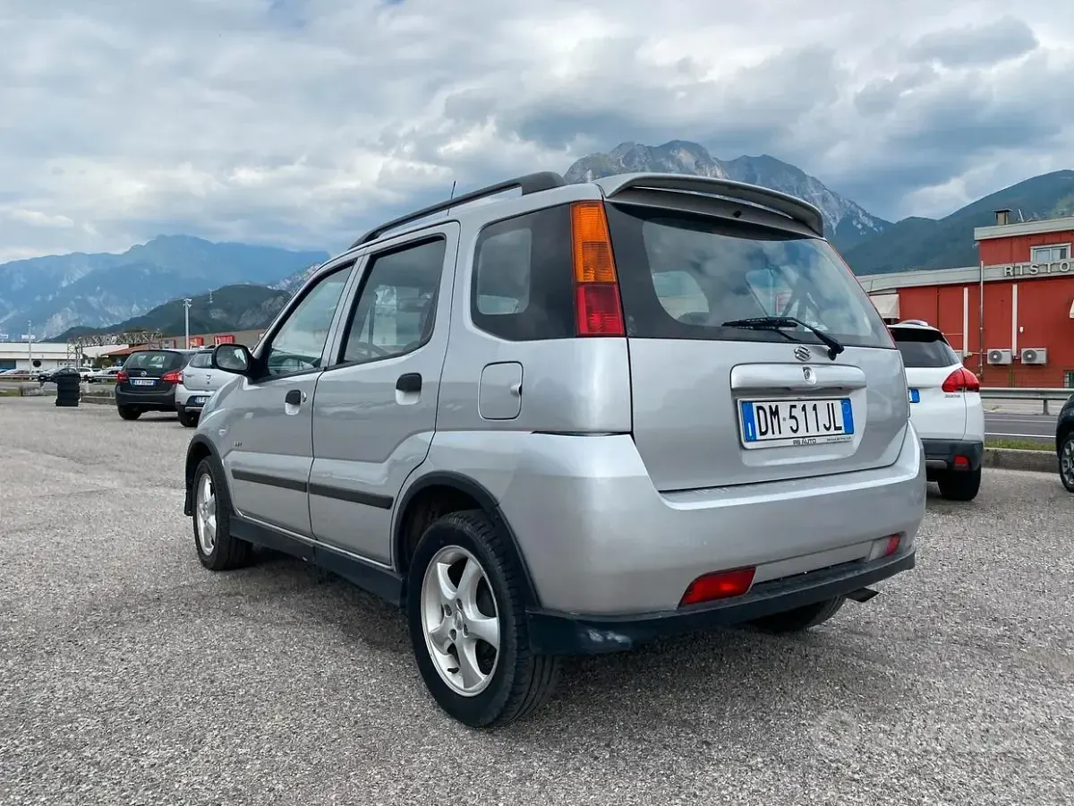 Usata Suzuki Ignis GL 99 CV (72 kW) 2008 Grigio Utilitaria